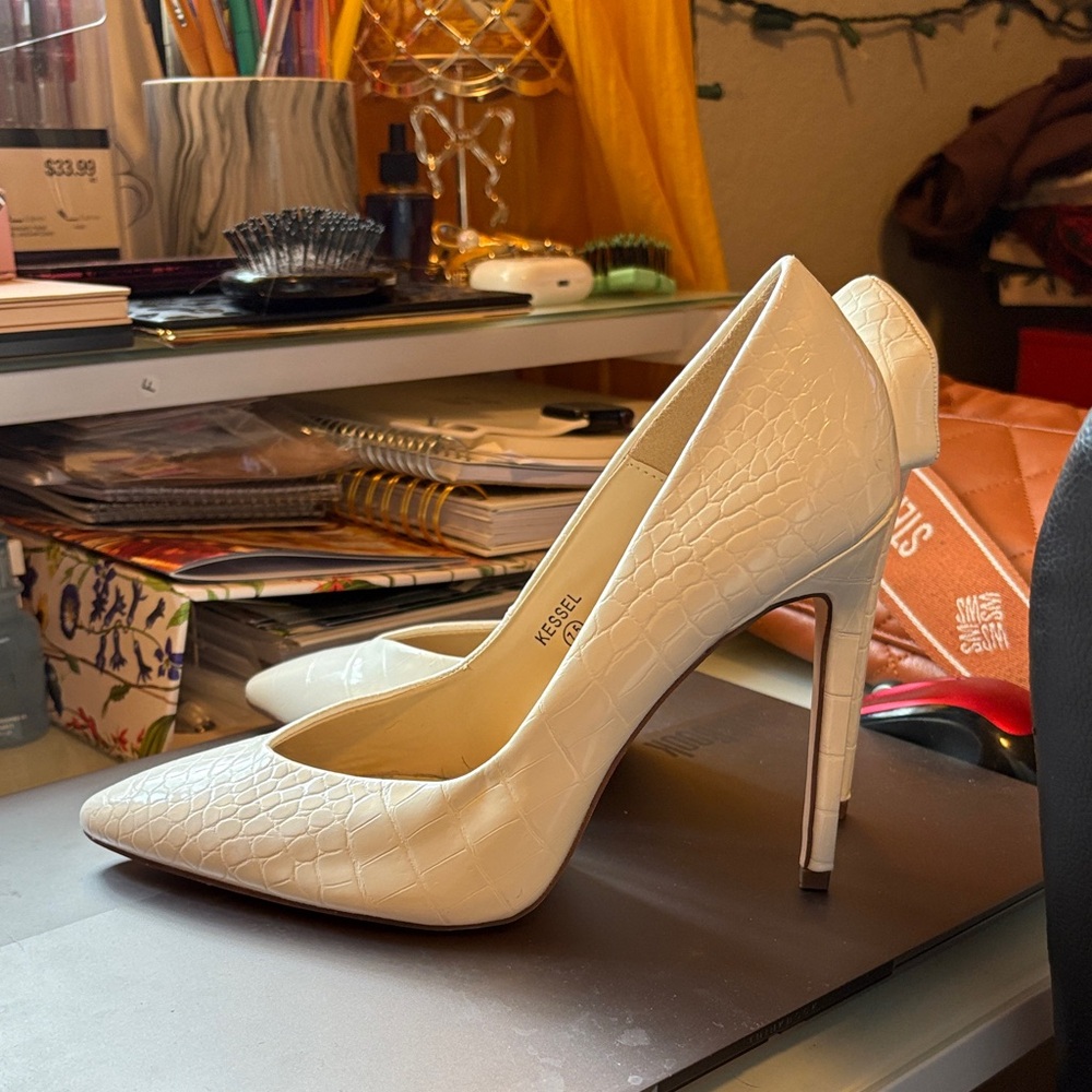 Fashion Nova Croc-Embossed Cream Heels